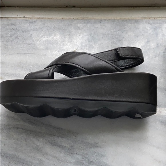 Prada cross cross sandals with wavy sole - Picture 8 of 16